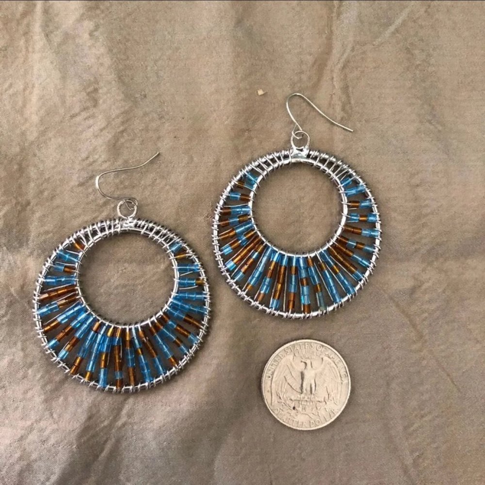 Free earrings with any bundle NWOT